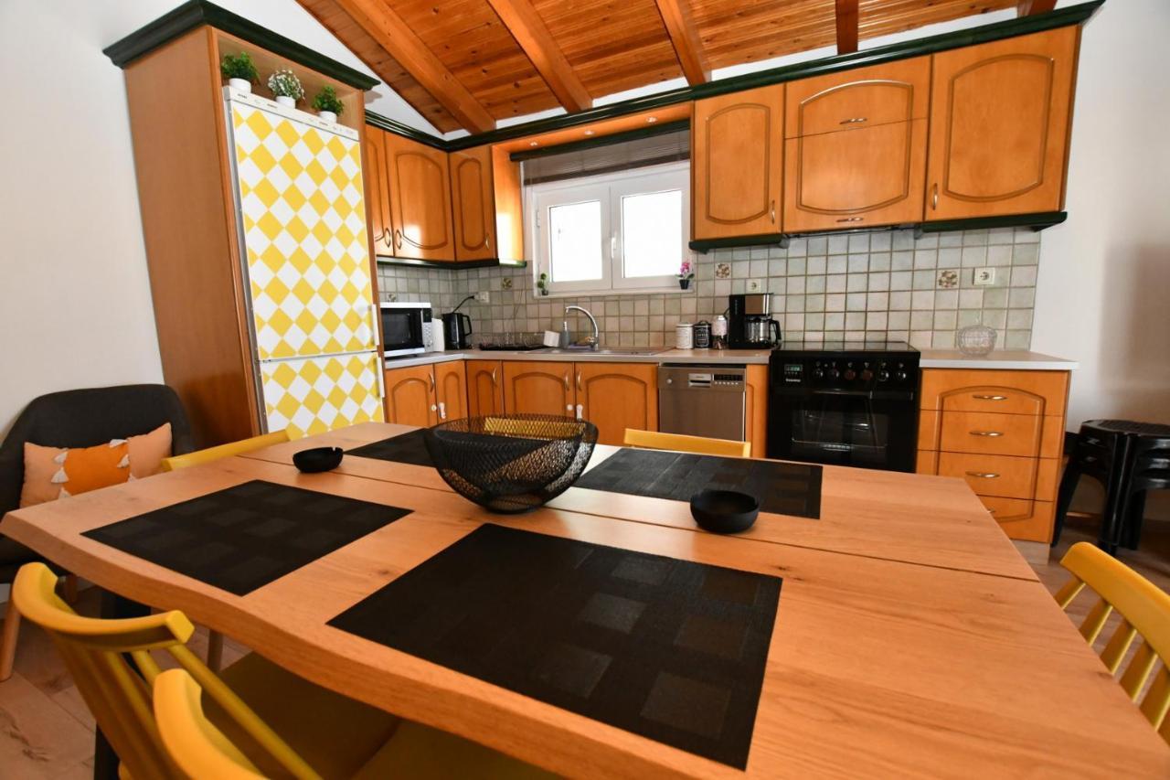 Downtown Loft Apartment Aigio Exterior photo